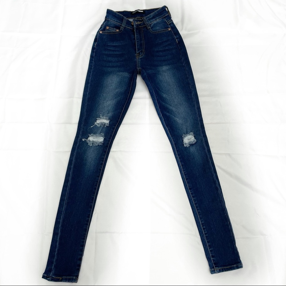 FASHION NOVA JEANS